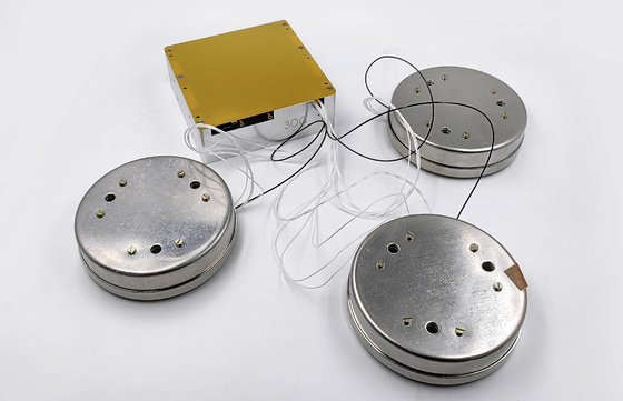 Un bon prix. Gyroscopie en fibre optique à trois axes conviviale avec des performances exceptionnelles à température et une installation facile en ligne